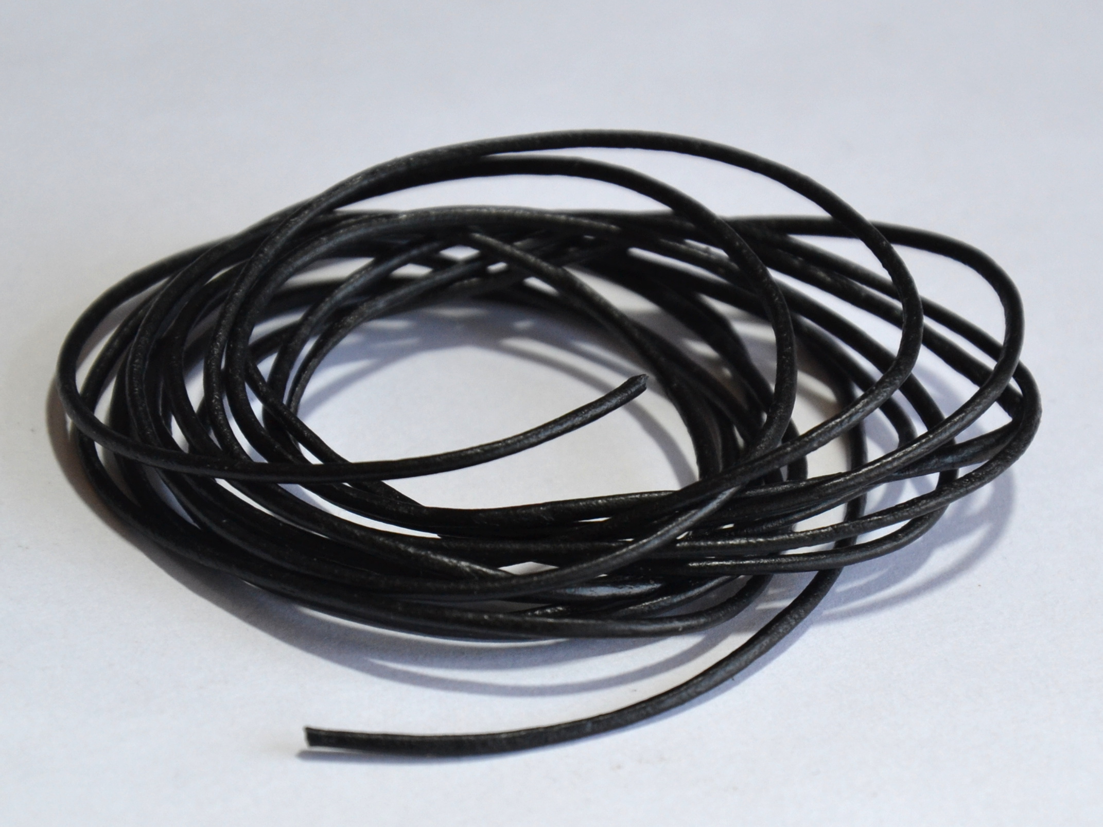 Kulatá kůže, pr. 3 mm, černá, 2 m