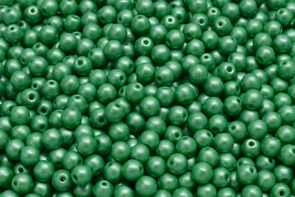 Mačkané kuličky, 4 mm, stř. zelená, vosk, 50 ks