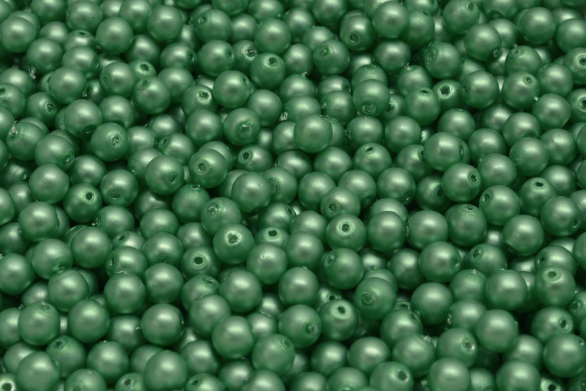 Mačkané kuličky, 4 mm, stř. zelená, vosk, 50 ks