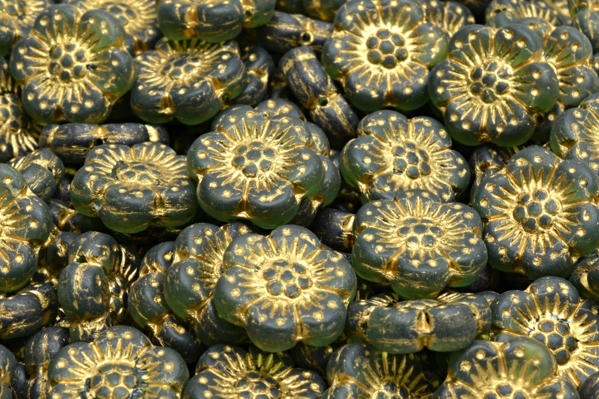 Květ zatíraný, 13 x 13 mm, zelený, zlatý pokov, 6 ks