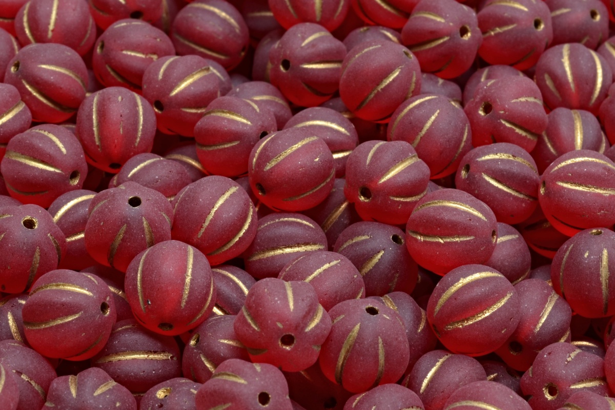 Melouny, 8 mm, červená, mat, zlatý zátěr, 10 ks