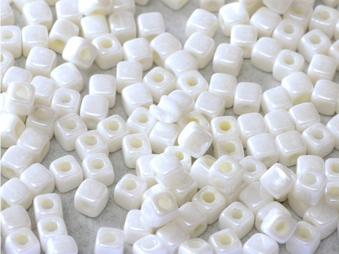 CUBIX - kostičky, 6 x 6 mm, bílá perleť, 40 ks