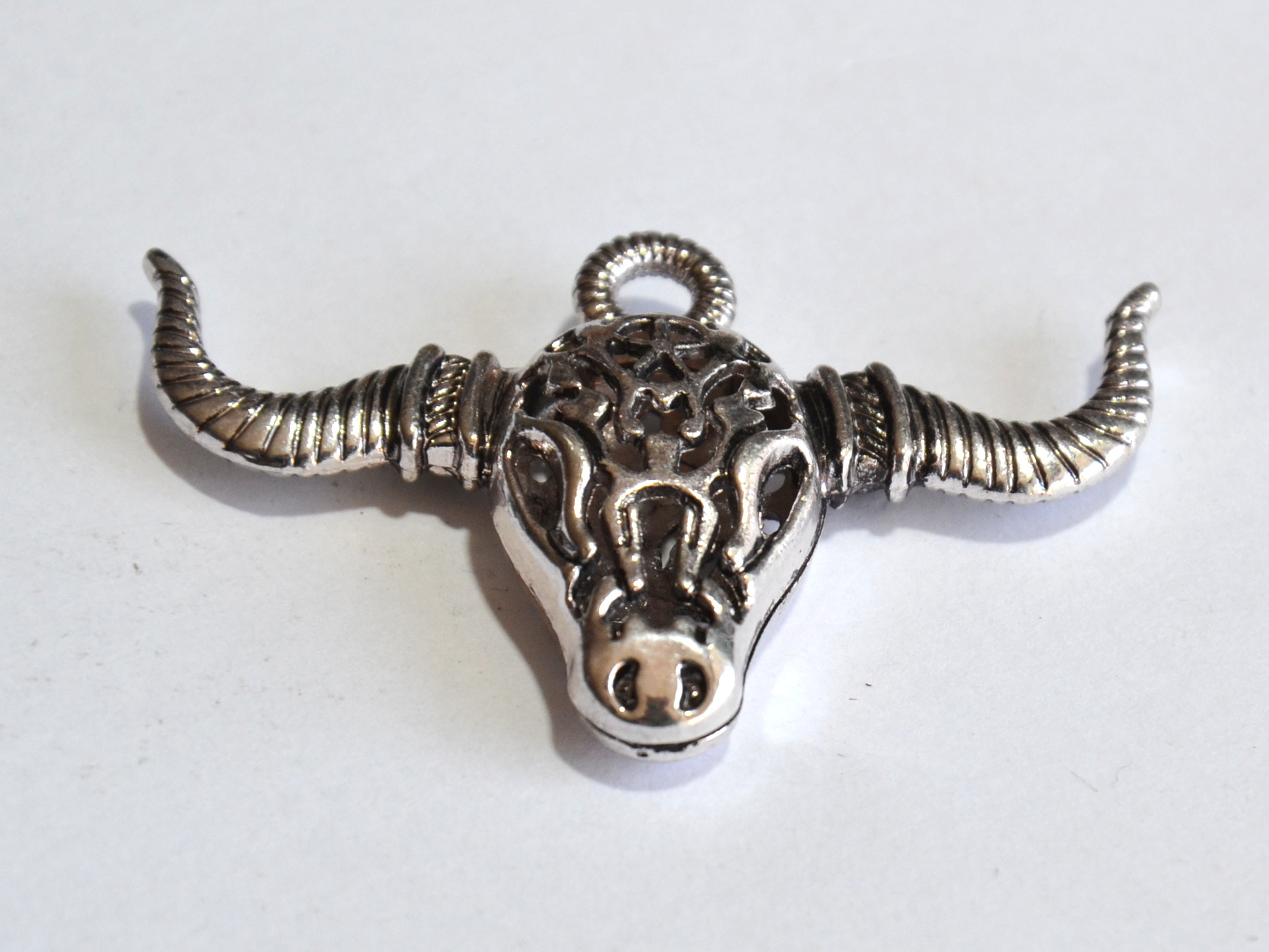 Přívěsek kovový bizon - starostříbro, 1 ks
