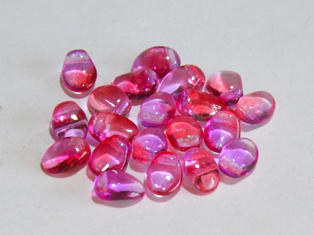 Okvětní lístky - Tulip petal beads, 4 x 6 mm, růžovo-fialová, 20 ks