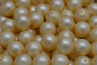 Voskované perly saténové, krémová, 8 mm, 14 ks 