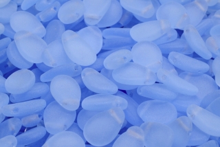 Okvětní lístky - Anemone petal leaf beads, modré, mat, 8 x 11 mm, 10 ks
