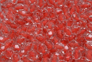 Broušené korálky, čiré, červený průvlek, 6 mm, 40 ks
