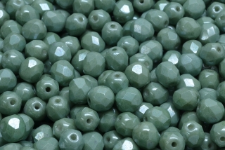 Broušené korálky, bílé, zelený nástřik, 6 mm, 20 ks