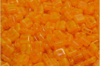 Dvoudírkové čtverečky, oranžové, čiré, žíhané, 6 x 6 mm, 30 ks